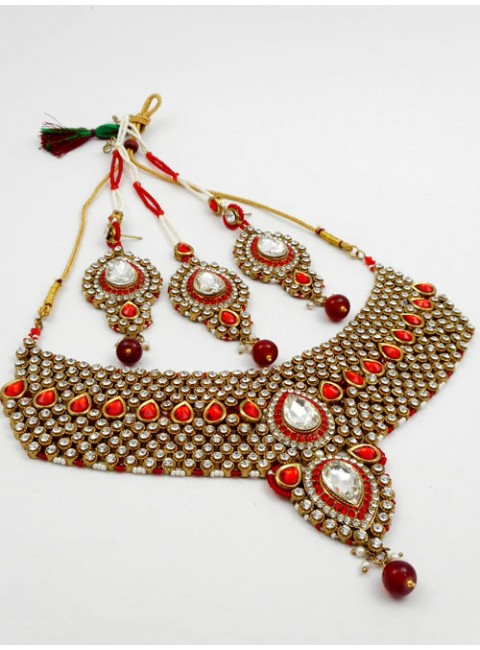 Stonestudded Jewelry Set